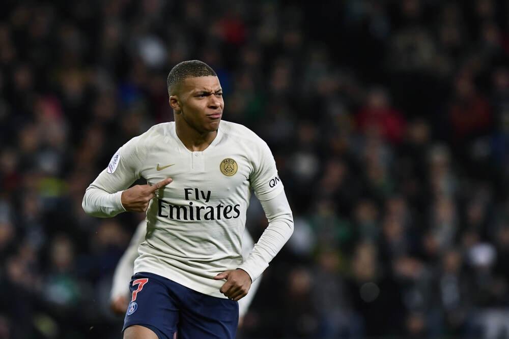 港股市场2025年终盘点：IPO规模冠全球 多项指标创纪录